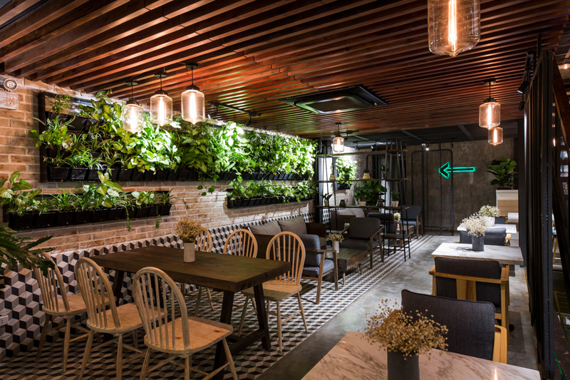thiet ke quan cafe san vuon