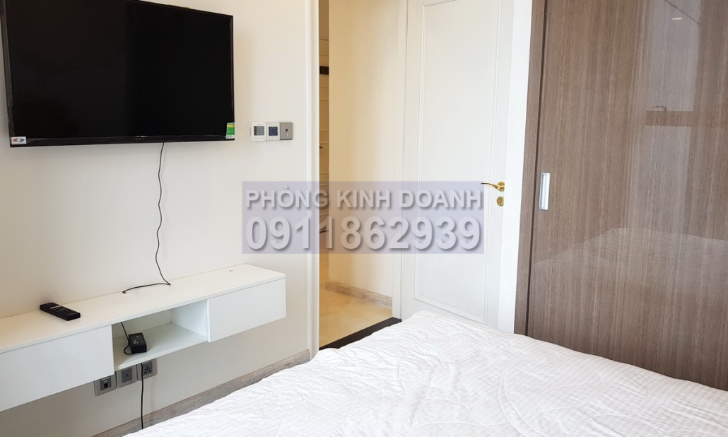 Bán căn hộ Vinhomes Golden River Aqua 2 căn số 6 46m2 1 phòng ngủ view L81