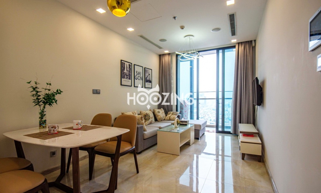 Vinhomes Golden River cho thuê tầng 26 A1 có nội thất 1 phòng ngủ view L81