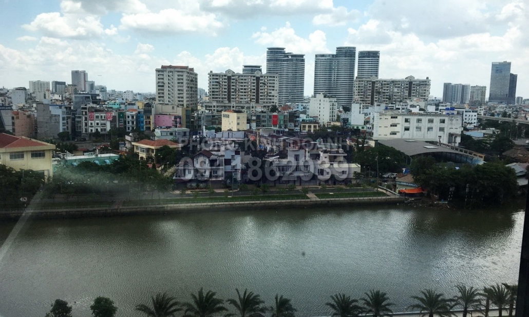 Vinhomes Golden River cho thuê view sông 2 phòng ngủ lầu 7 A2 nội thất xịn