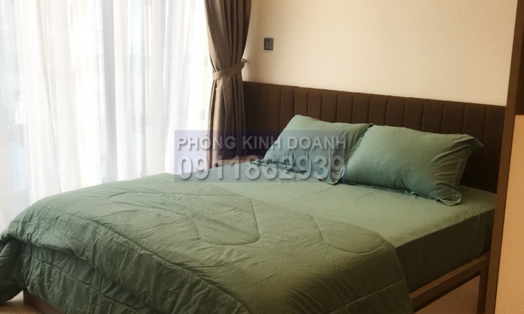 Vinhomes Golden River cho thuê view sông 2 phòng ngủ lầu 7 A2 nội thất xịn
