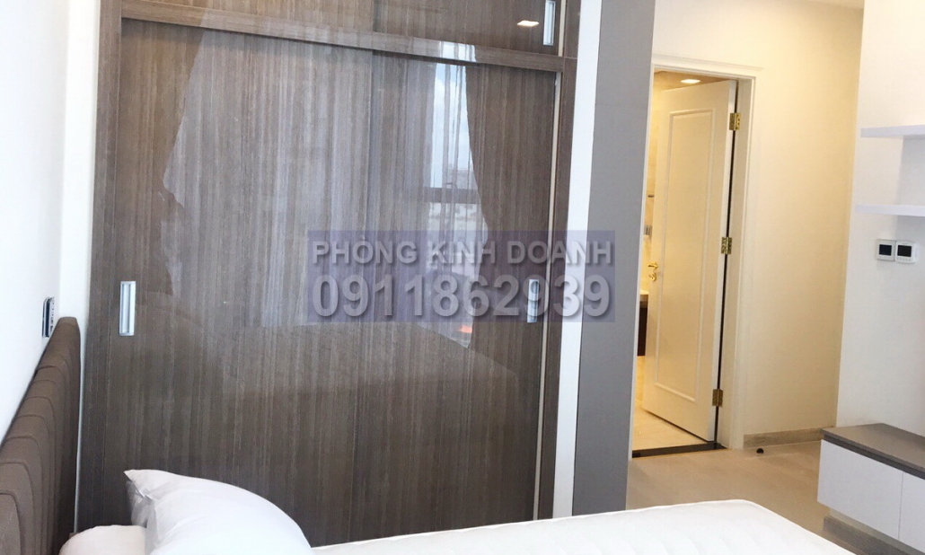 Vinhomes Golden River cho thuê view sông 2 phòng ngủ lầu 7 A2 nội thất xịn
