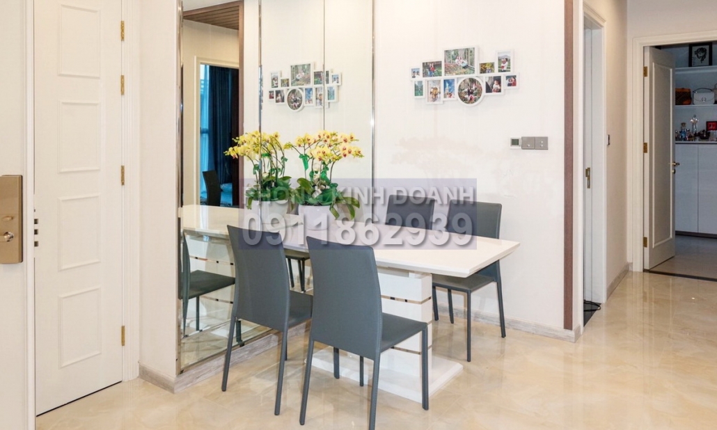 Vinhomes Golden River cho thuê view hồ bơi 2 phòng tầng 4 A4 nội thất đẹp