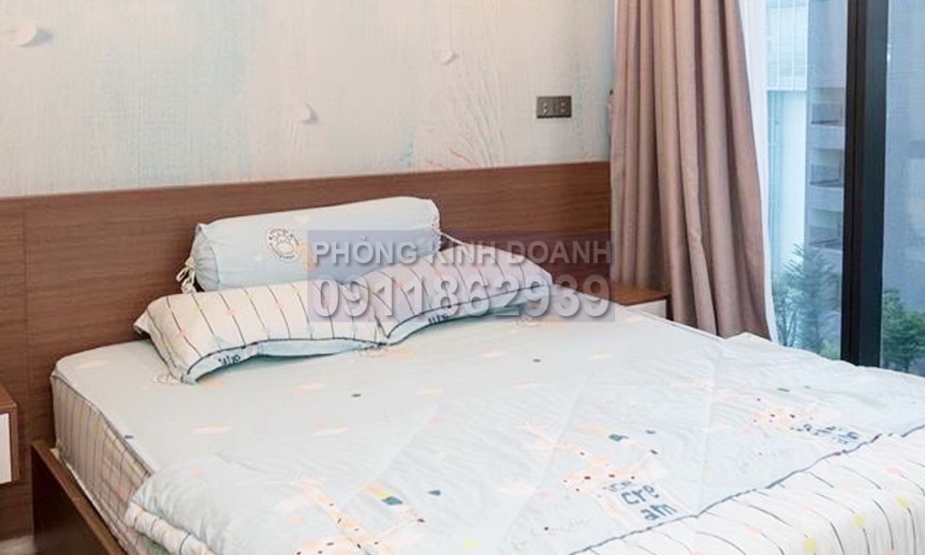 Vinhomes Golden River cho thuê view hồ bơi 2 phòng tầng 4 A4 nội thất đẹp