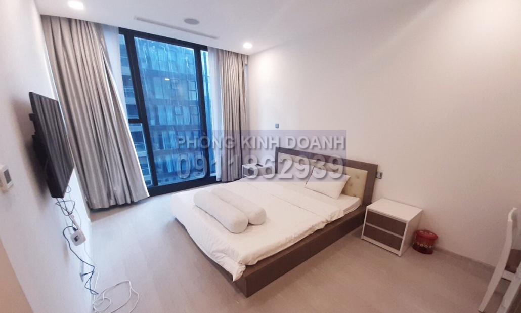 Vinhomes Golden River cho thuê view sông 2 phòng ngủ lầu 11 A1 full nội thất